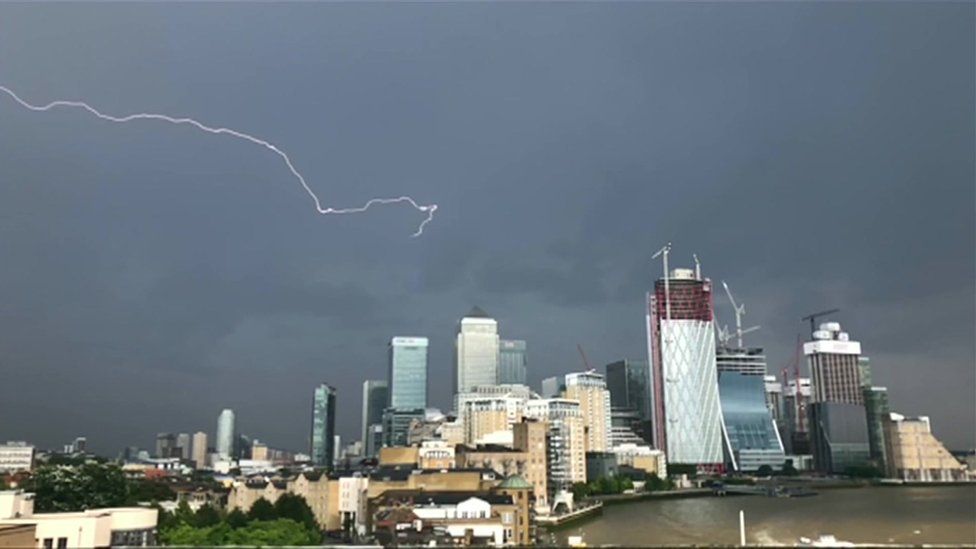 Lightning above Canary Wharf