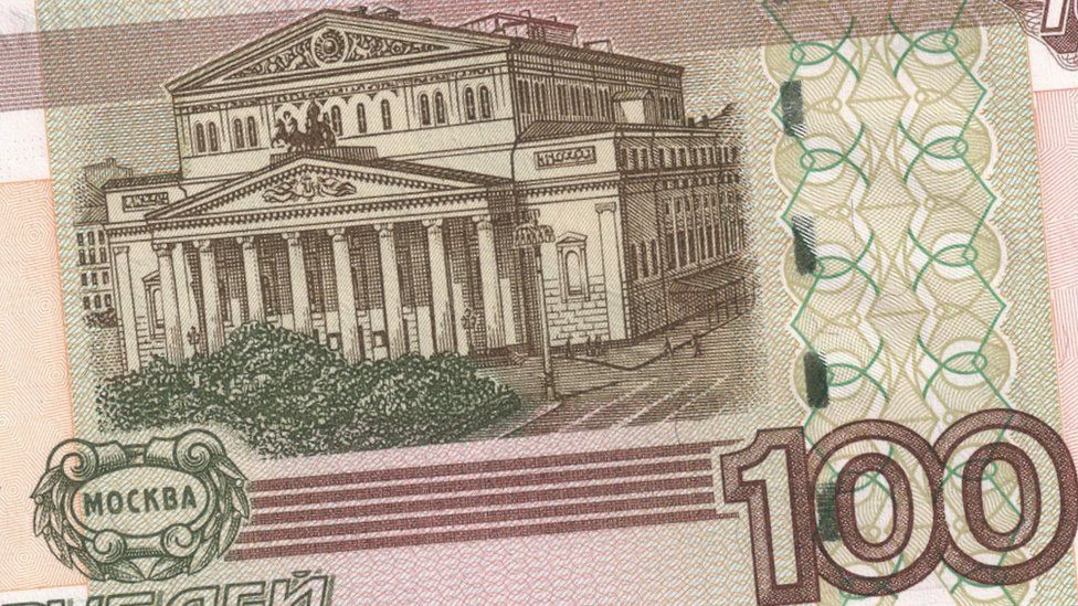 The current 100 rouble note featuring the Bolshoi Ballet