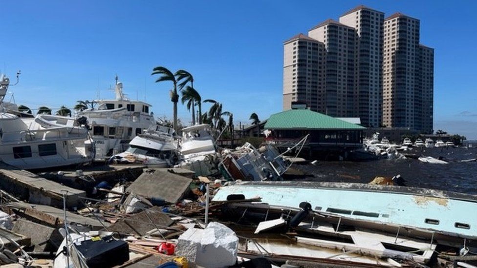 На изображении показаны повреждения, нанесенные ураганом в Форт-Майерсе, Флорида