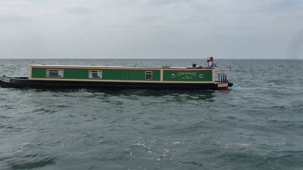 Narrow boat