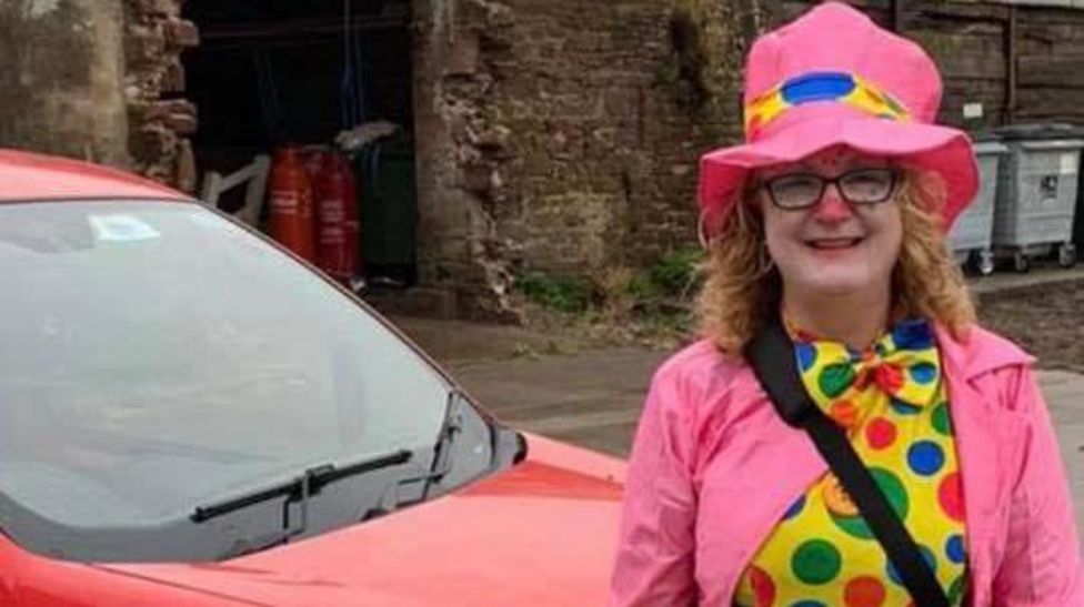 Allonby villagers throw party for muchloved retiring postie BBC News