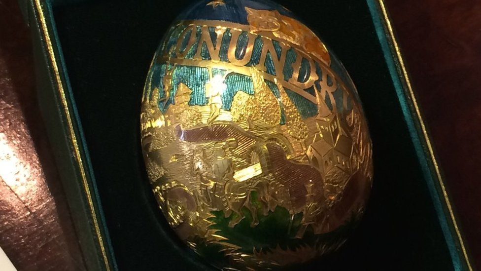 Cadbury's Conundrum Rare gold egg sets new sale record BBC News
