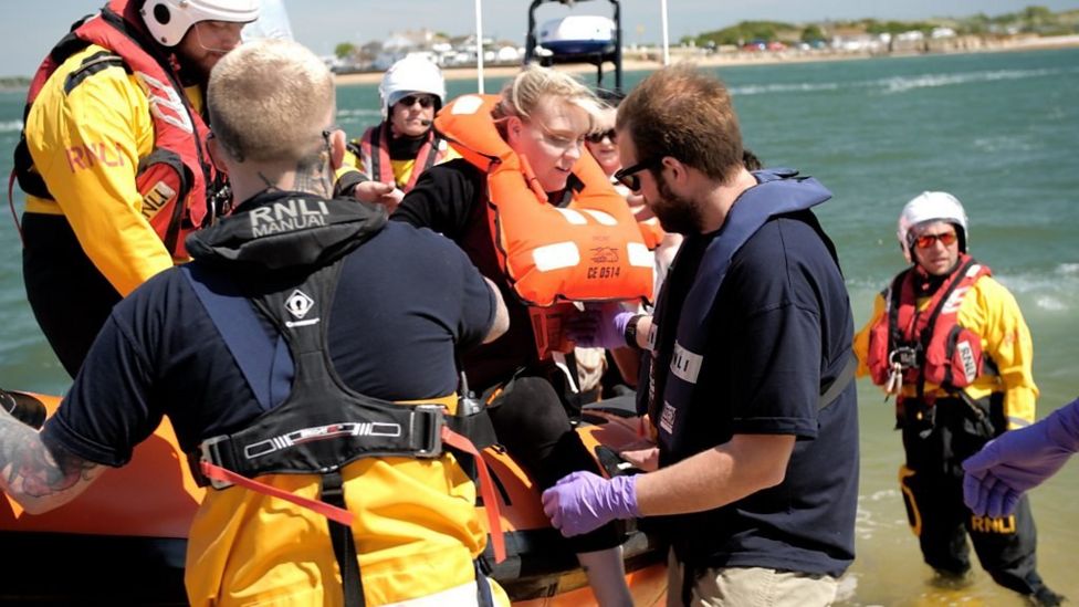 Portsmouth's Spinnaker Tower disaster exercise underway - BBC News