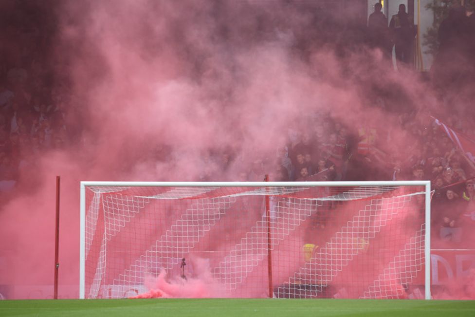 Abeerdeen warn fans over use of pyro - BBC Sport