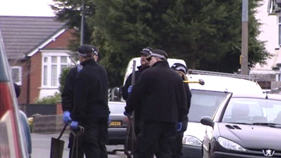 Man found stabbed to death in Halesowen street BBC News