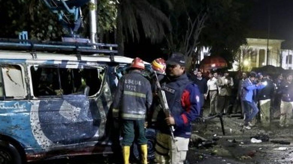 Security officials inspect the scene of the blast in Lahore, Pakistan. Photo: 13 February 2017