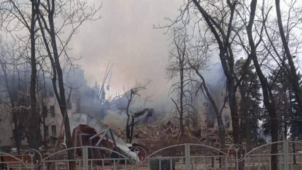 Picture said to be of Mariupol's theatre after a Russian attack