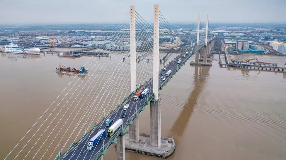 Confusion over new Dartford Crossing payment system - BBC News