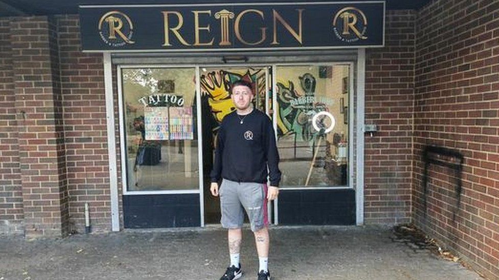 Swindon barber offers free haircuts for school prom season BBC News