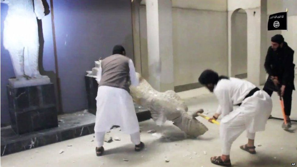 Islamic State militants smash statue in Nineveh Museum, Mosul (Feb, 2015)