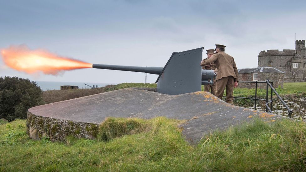 An Edwardian 12-pounder gun at Pendennis Castle