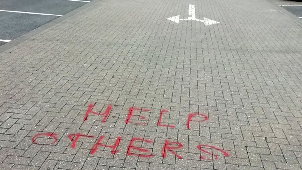 Mysterious 'positive' graffiti slogans in Trowbridge criticised - BBC News