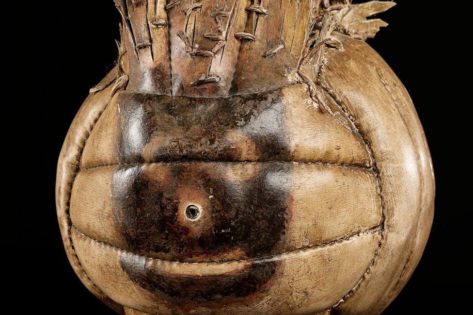 Wilson' Volleyball Head From Cast Away Film Sold For $308,000 - Bbc News