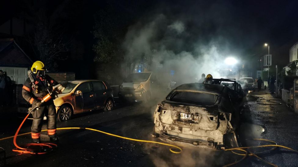 Several cars on Peterborough street destroyed by fire - BBC News