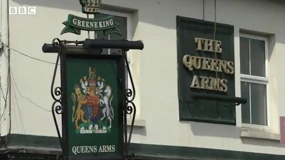 The Queens Arms Pub