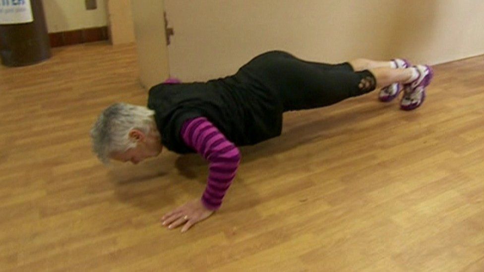 Isobel Wylie does a press-up