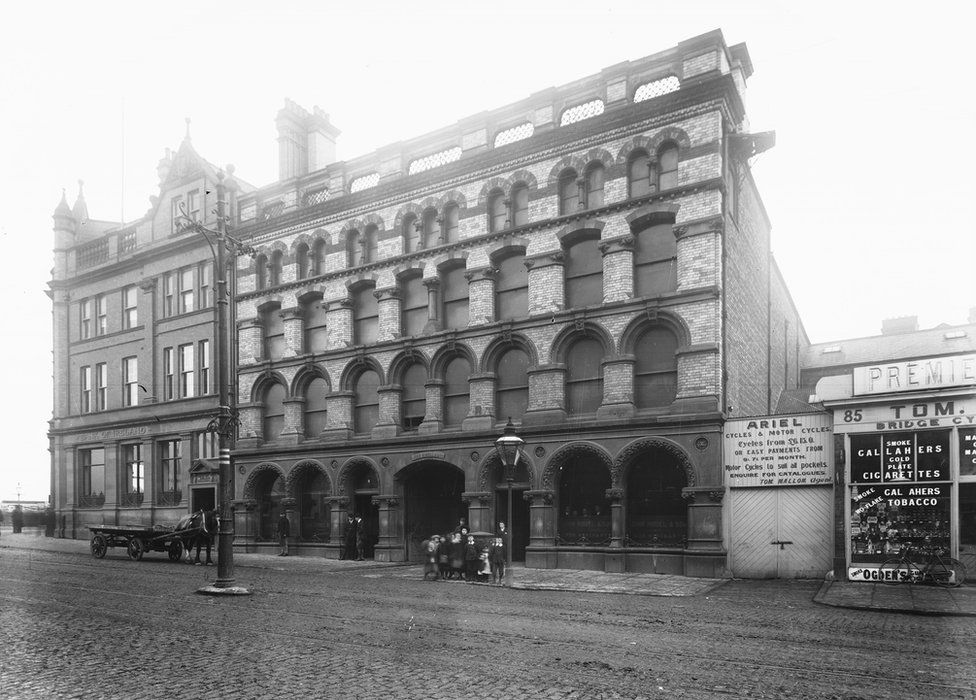 Riddel's Warehouse circa 1915