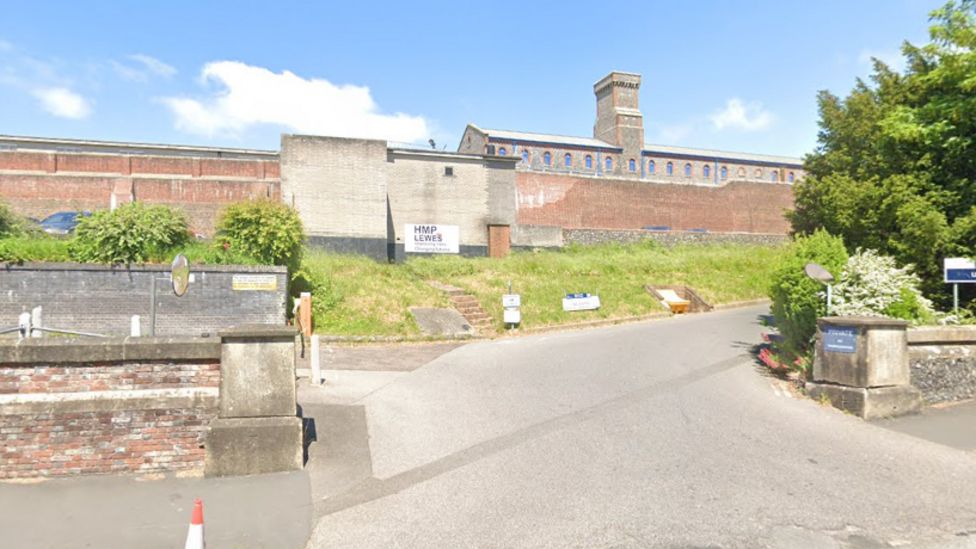 HMP Lewes: Report raises safety issues at East Sussex prison - BBC News