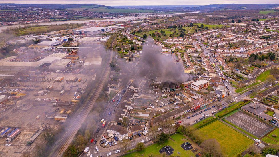 Kent Fire crews tackle commercial garage blaze in Strood BBC News