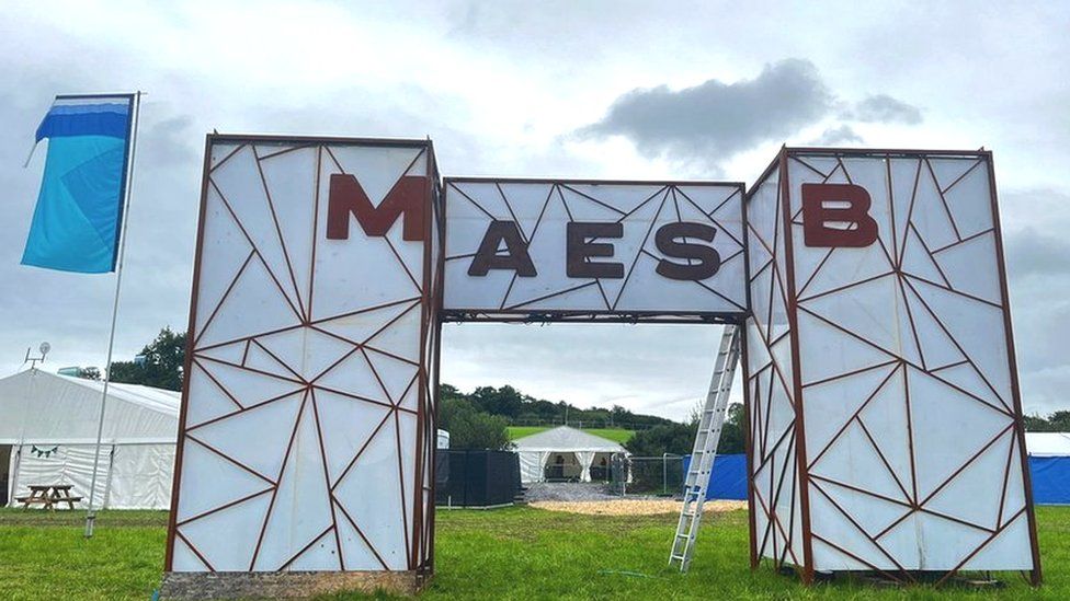 National Eisteddfod: Drugs And Knife Found At Maes B - BBC News