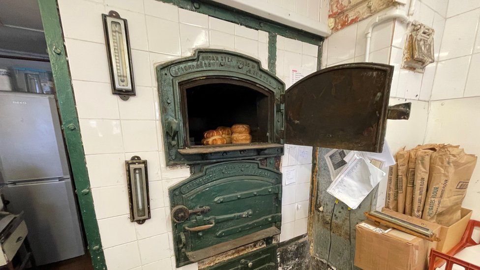 Bread in 1910 oven