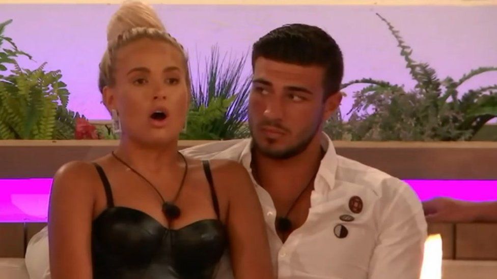 Two contestants on Love Island
