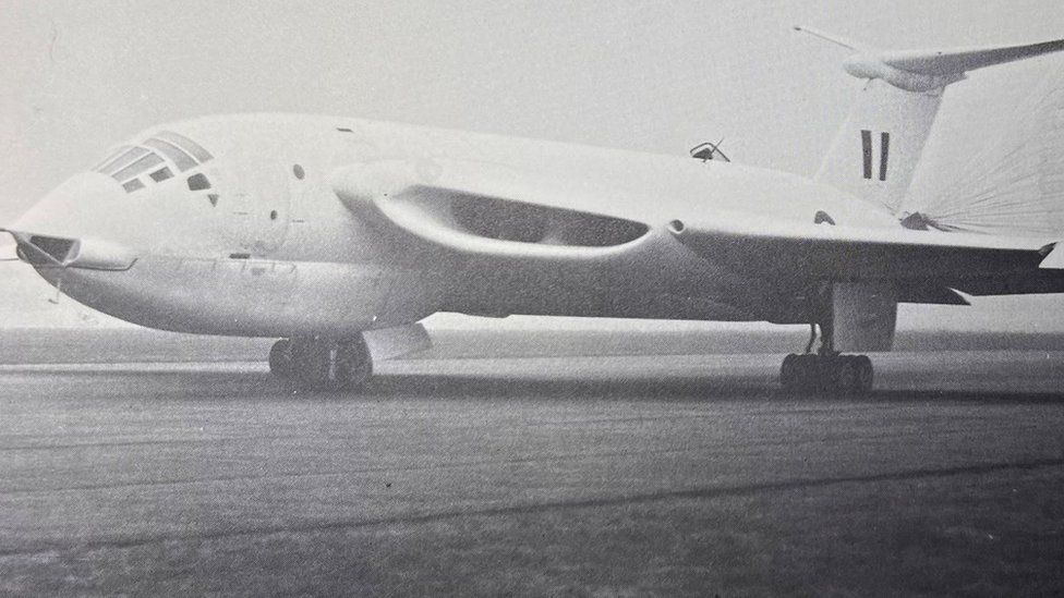 A black and white archive photo of the Handley Page Victor Mk2 bomber