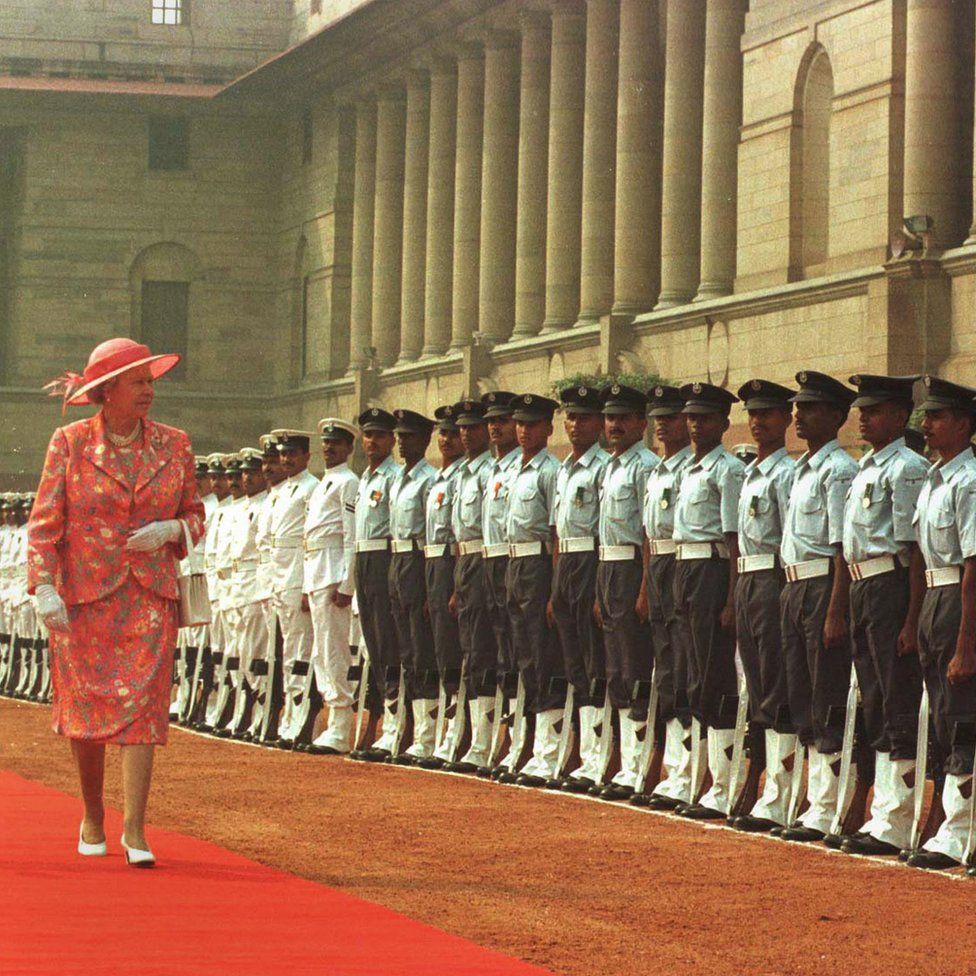 Queen Elizabeth II inspecting an Indian Forces' Honour guard at the Rashtrapati Bhavan