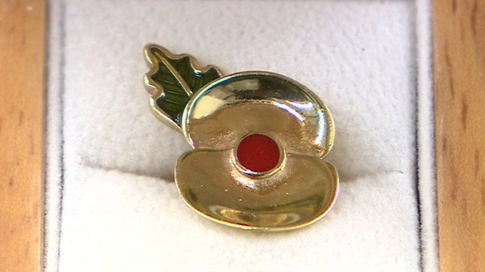 Poppy pin