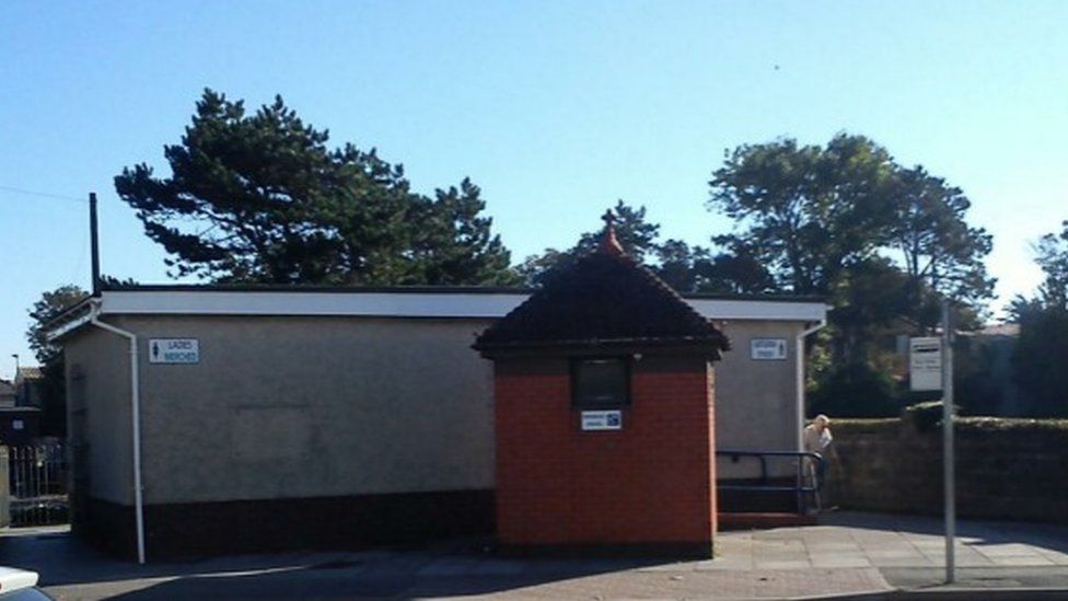 The existing Griffin Park public toilets in Porthcawl