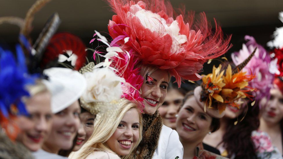 In Pictures: Cheltenham Festival 2016 - BBC News