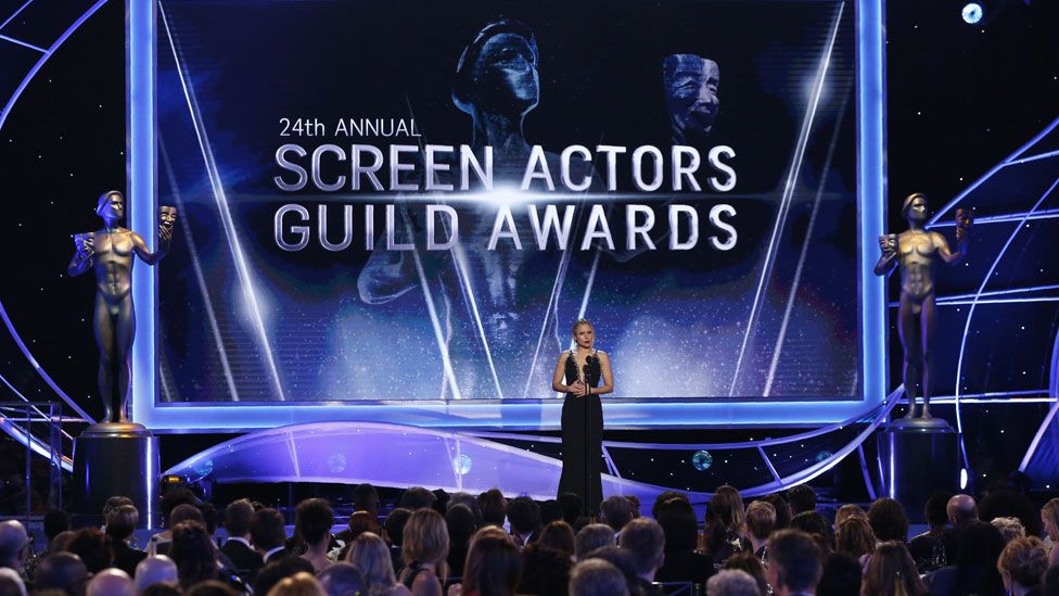 Kristen Bell on stage at the 2018 Screen Actors Guild Awards