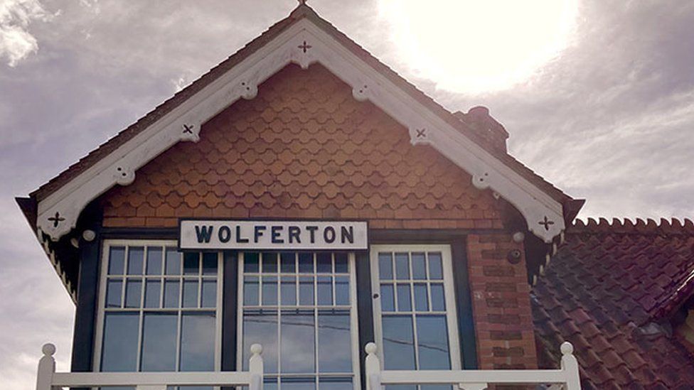 Wolferton railway station
