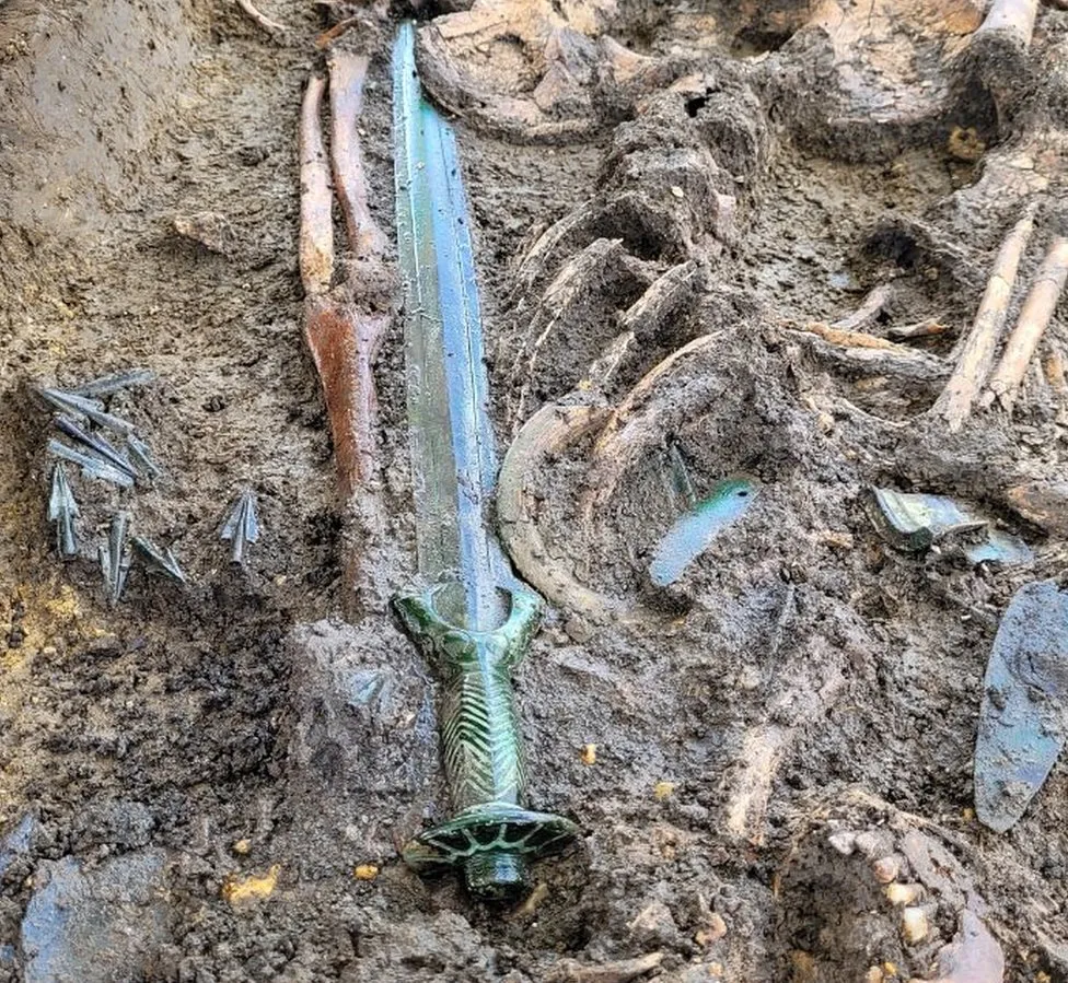 Bronze Age sword in a grave in Nördlingen