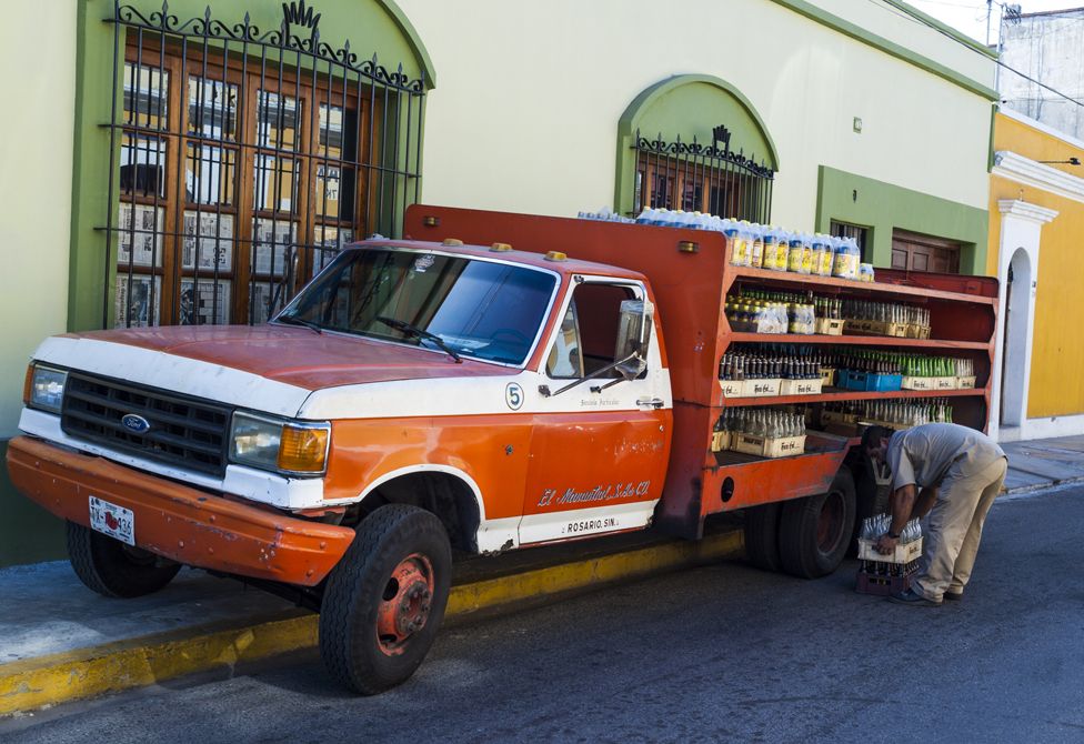 Fizzy drinks delivery, Mazatlan, Mexico