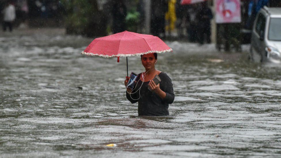 Mumbai rains: Is India&#39;s weather becoming more extreme? - BBC News