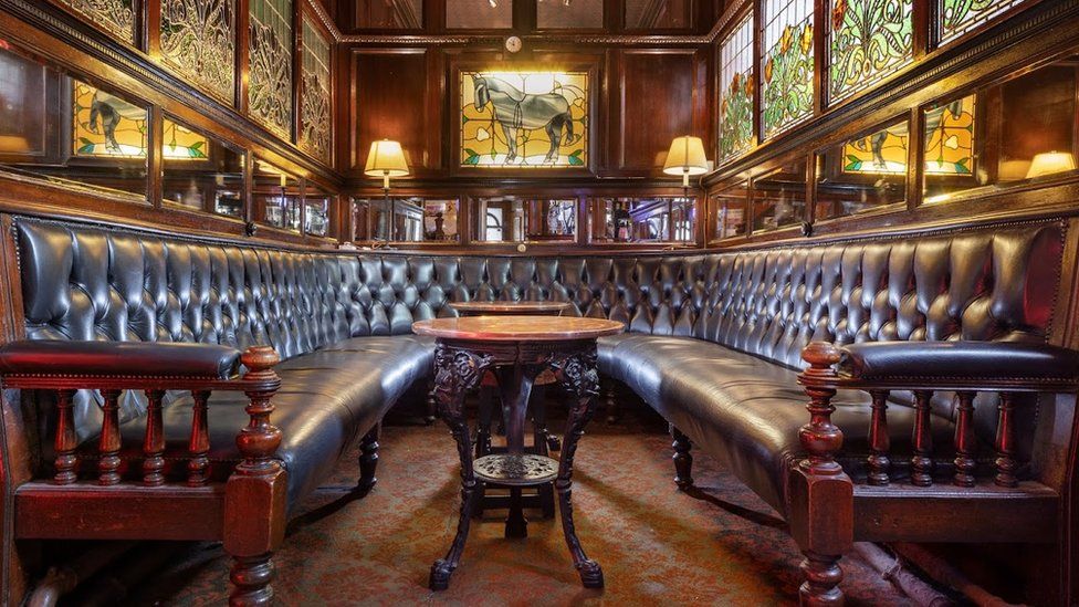 Historic English Pubs Recognised For Their Interiors BBC News    125398211 Blackhorse 