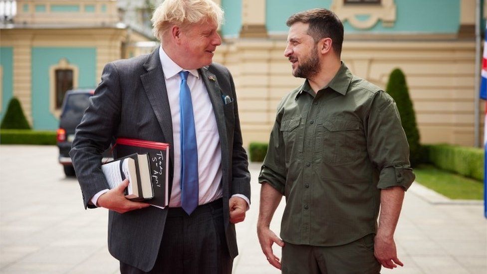 Boris Johnson and Volodymyr Zelensky