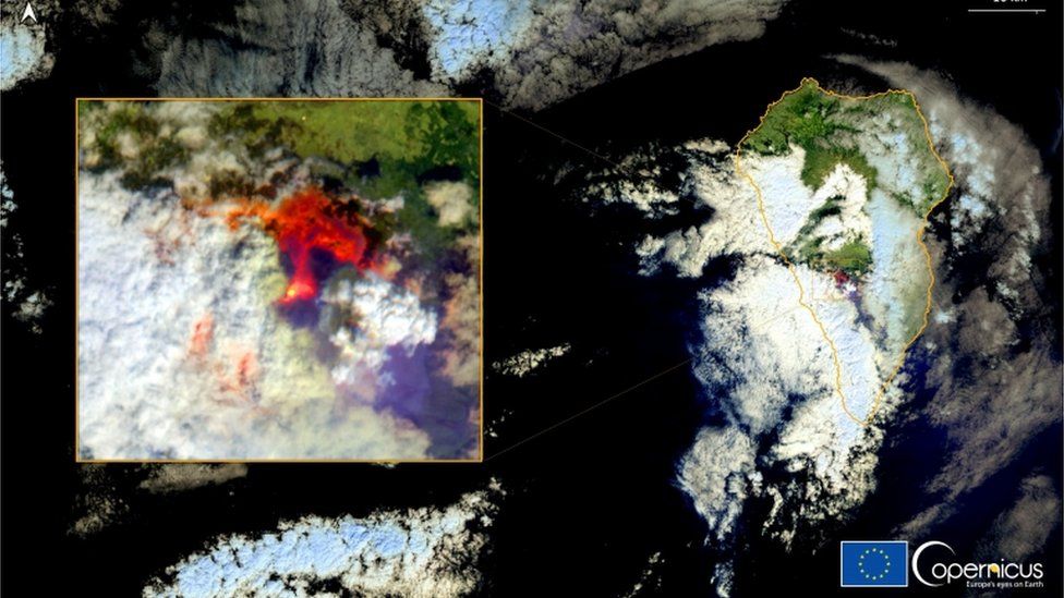 Copernicus Sentinel-2 image shows the eruption of a volcano in the Cumbre Vieja national park