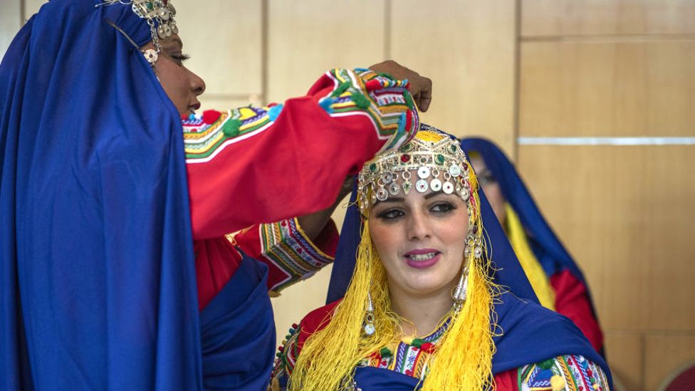 Амазиги в традиционной одежде собираются, чтобы отпраздновать 2972 ​​год по своему календарю, Рабат, Марокко - 13 января 2022 г.