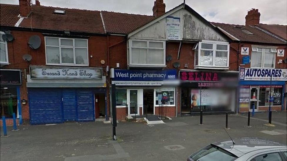 Levenshulme pharmacy raid: Brick-wielding thief steals drugs - BBC News