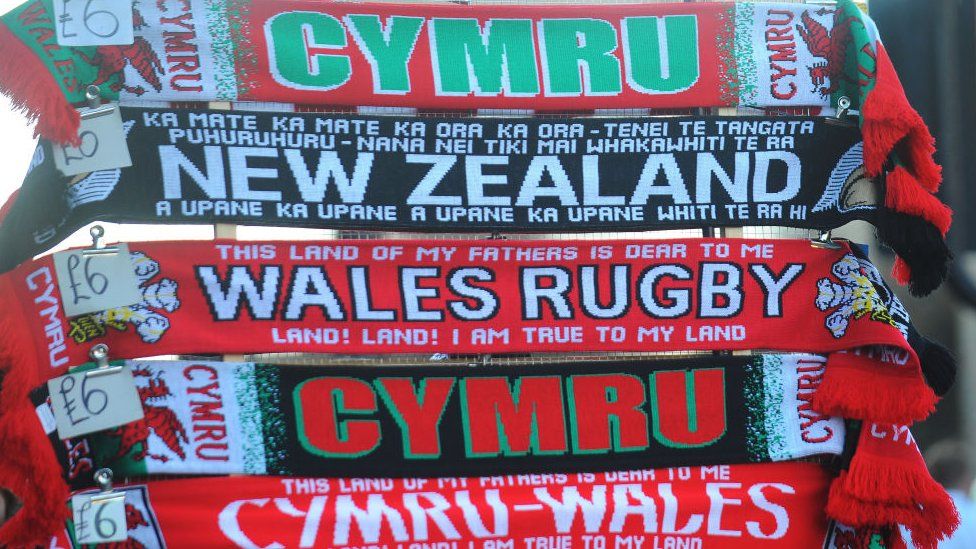 Rugby scarfs