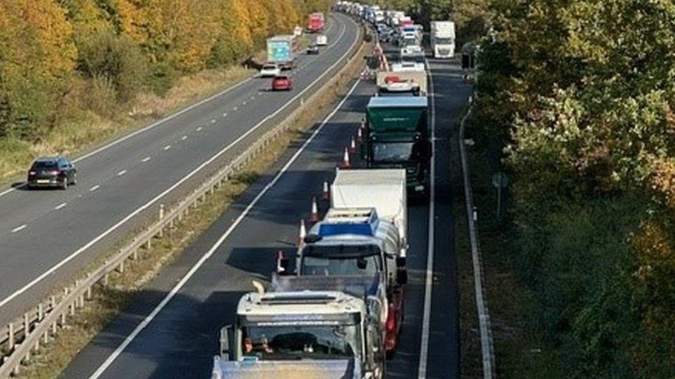 Queues on A34