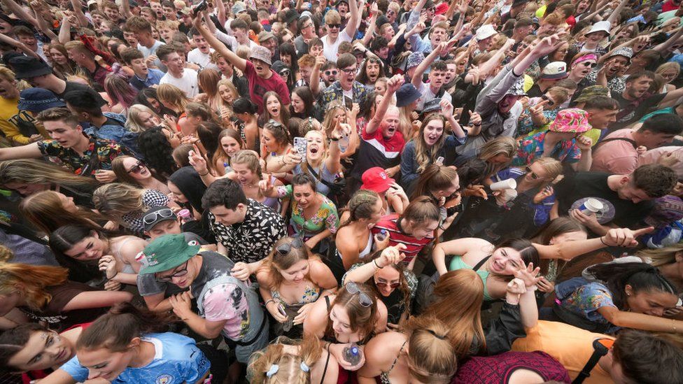 Festival fans at Tramlines Festival 2021
