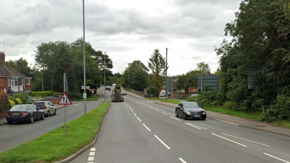 Girl, 6, in hospital after being hit by car in Whetstone BBC News