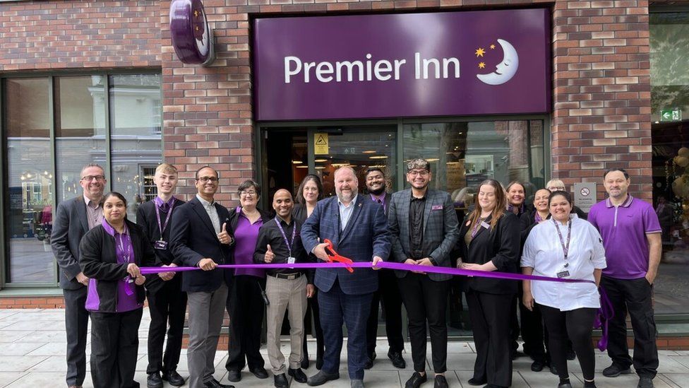 Swindon hotel powered by renewable energy opens BBC News