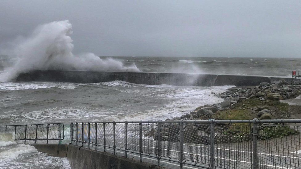 storm-dennis-strong-winds-and-heavy-rain-hit-wales-bbc-news