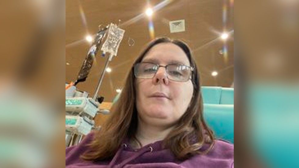 Michelle Milson selfie during chemo