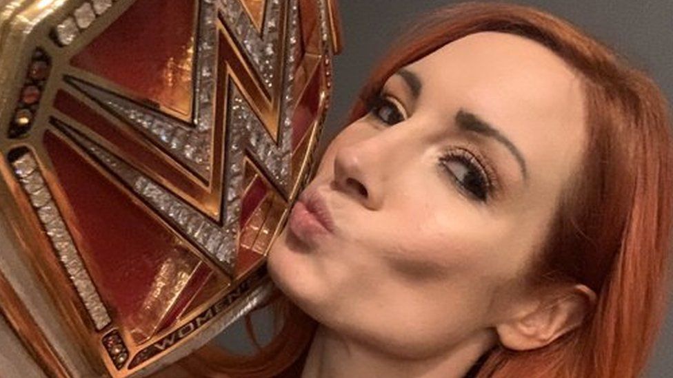 Becky Lynch releases pictures from her first maternity photoshoot