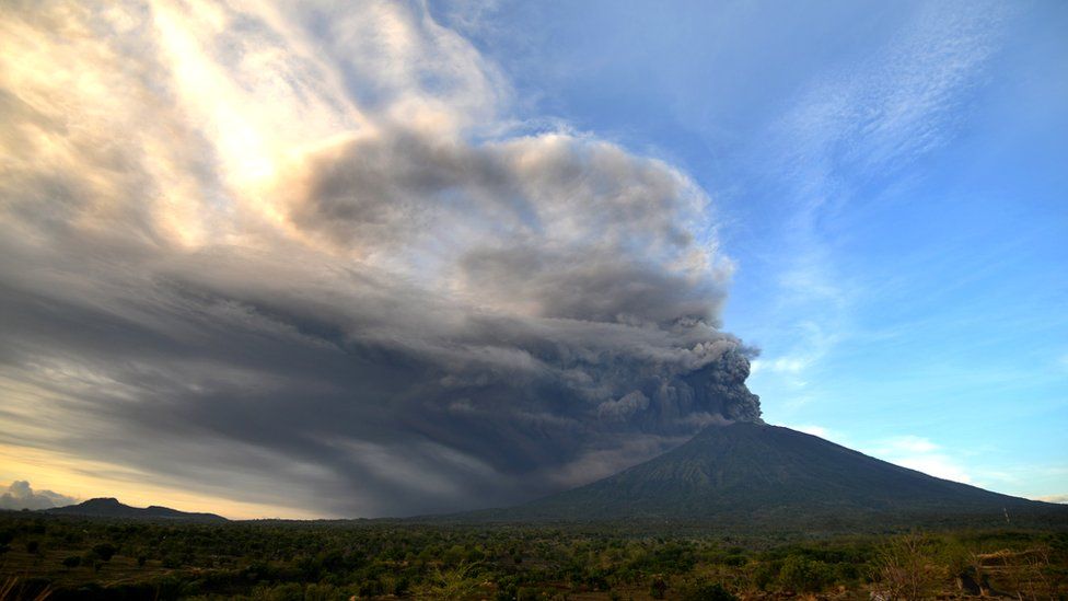 Mount Agung spewing ash